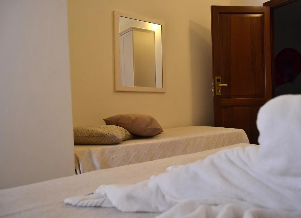 Palazzo Graziano Guest House Terrasini Favarotta 2*,