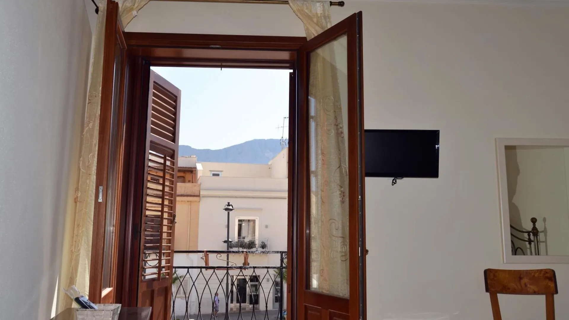 Palazzo Graziano Guest House Terrasini Favarotta